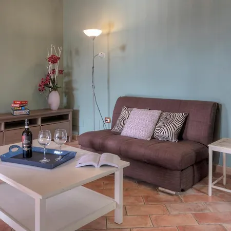 Apartment Spacious Apartment In Umbrian Farm House *