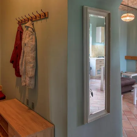 Spacious Apartment In Umbrian Farm House Apartment *
