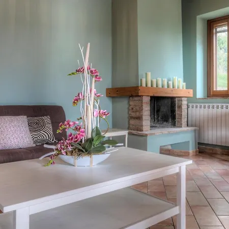 Spacious Apartment In Umbrian Farm House *