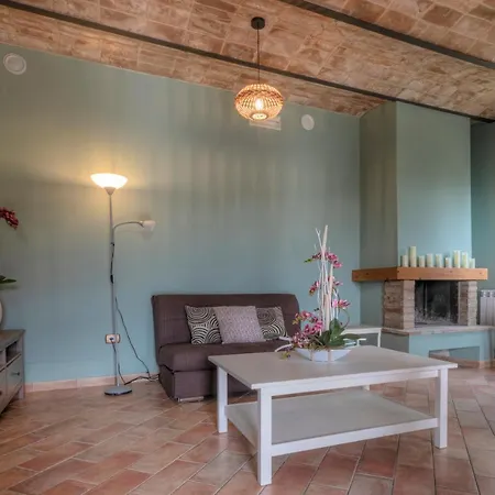 Spacious Apartment In Umbrian Farm House *