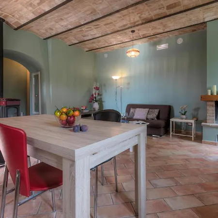 Apartment Spacious Apartment In Umbrian Farm House *